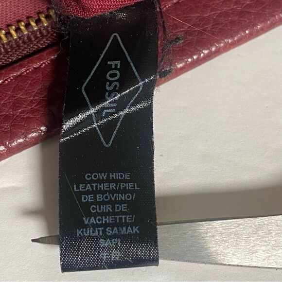 Fossil Vintage Burgundy Pebble Leather Purse W/Adjustable Zipper Sides - Picture 3 of 14